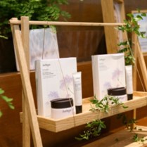 ​茱莉蔻活机润白系列新品发布