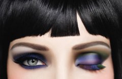 ​MAKE UP FOR EVER “潮色烟熏”